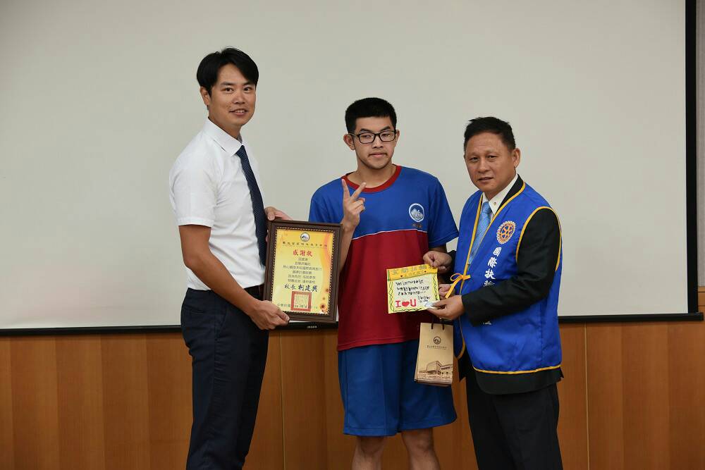 宜特特教生挑戰韓國校際交流 扶輪社愛心助圓夢