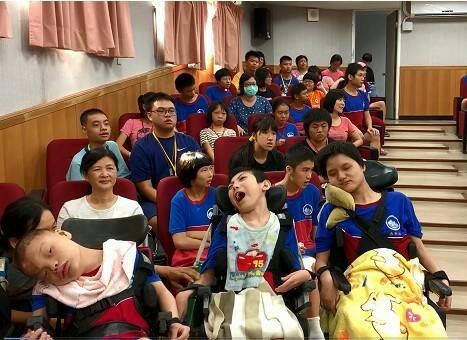 宜特特教生挑戰韓國校際交流 扶輪社愛心助圓夢