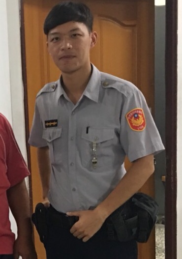 民眾急症命危 警員適時開道救回一命