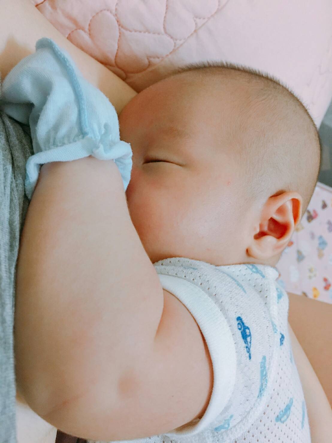 母愛真偉大 游孟真哺餵母乳照榮獲攝影獎