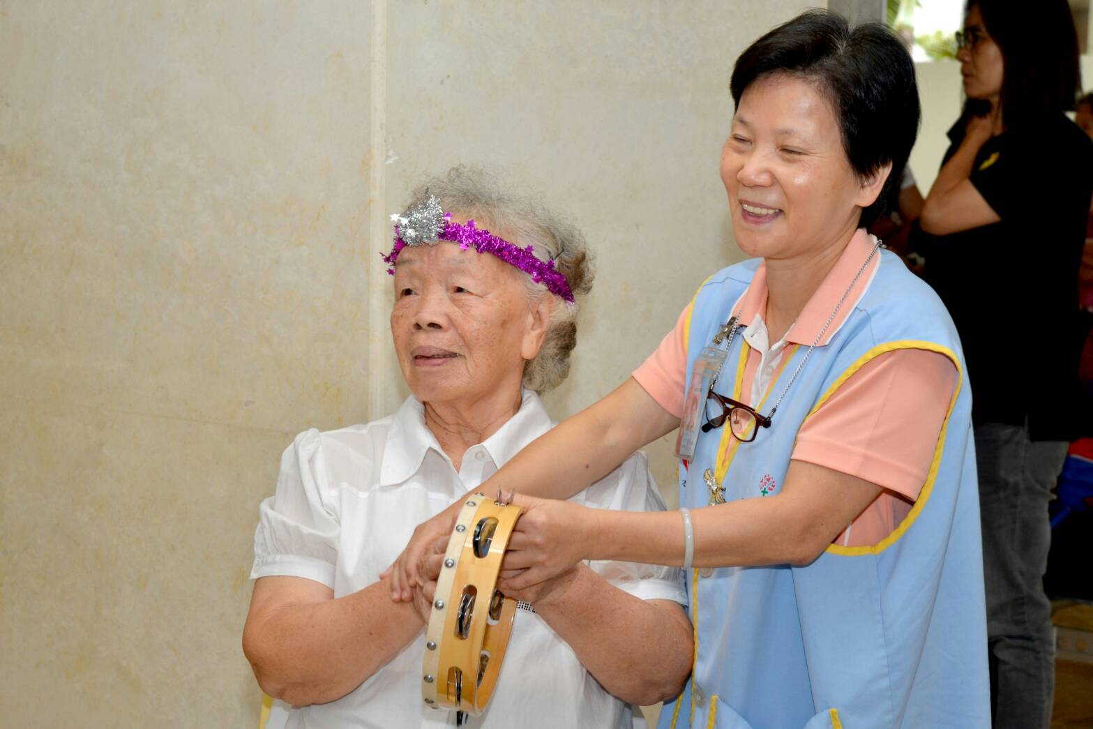 高齡化時代來臨 如何申請長照服務?