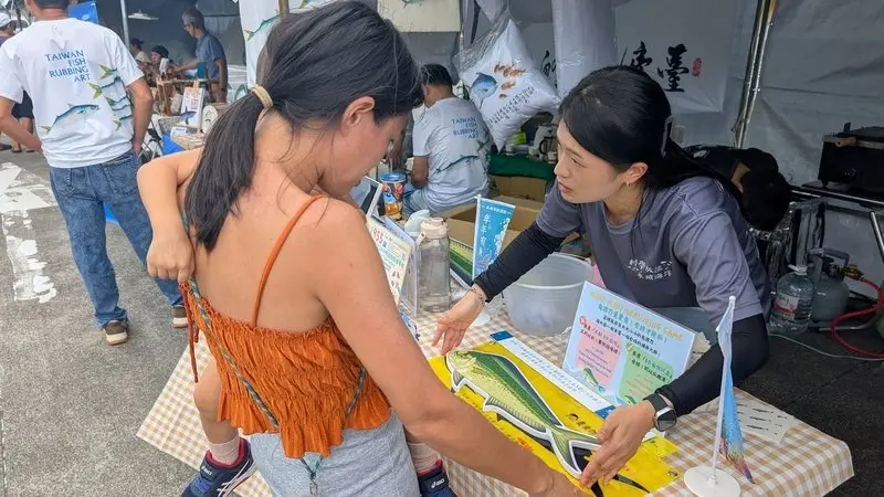 臺灣海洋保育與漁業永續基金會以趣味互動,帶大家認識海洋保育與永續漁業。