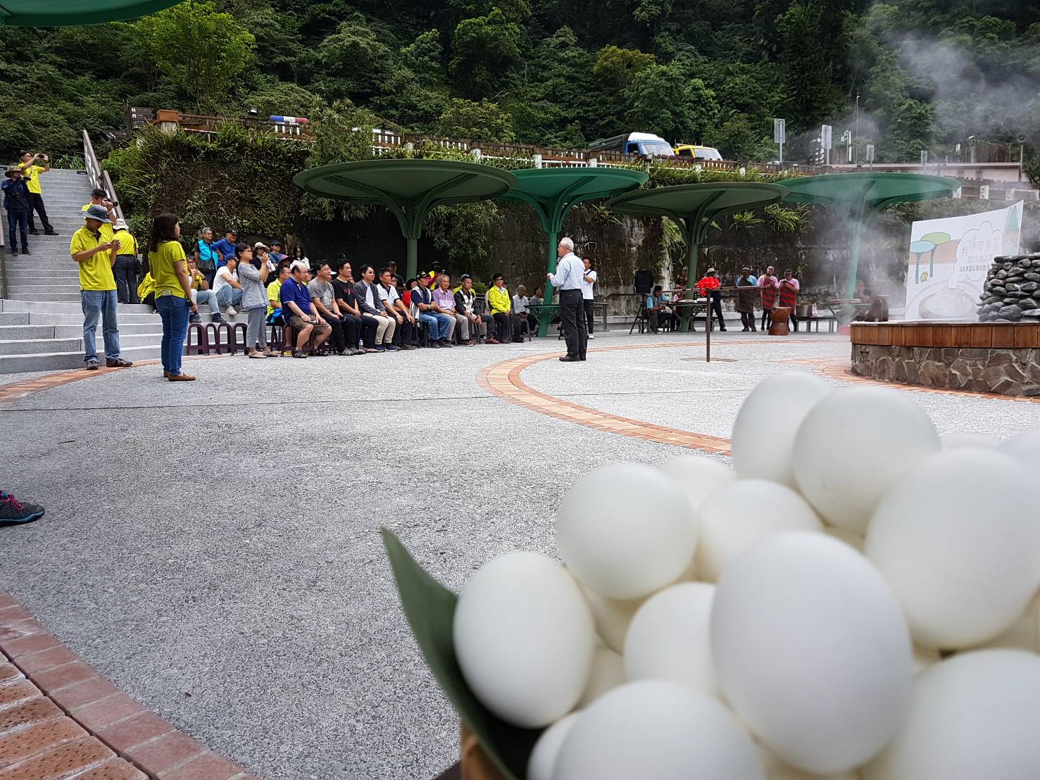 鳩之澤溫泉煮蛋區重新開放 遊客樂開懷