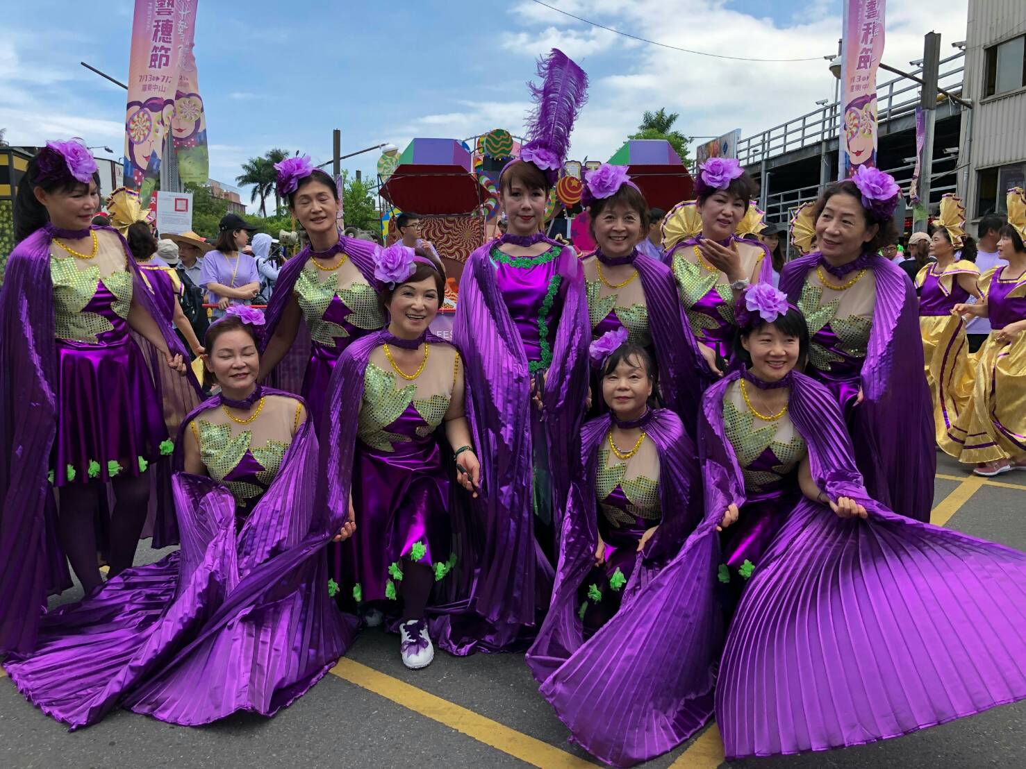 藝穗節炫藝夏踩街  動態光影白熊今晚暖身登場