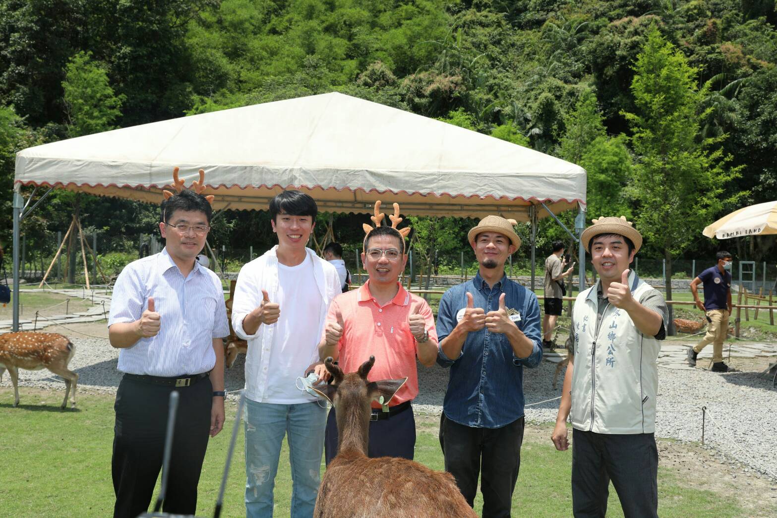 斑比山丘辦周年慶生 江聰淵市長贊助巧克熊環島餐車供民眾美食