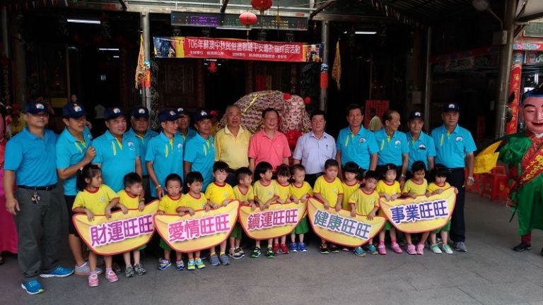 蘇澳鎮12尺米果龜為土地公暖壽