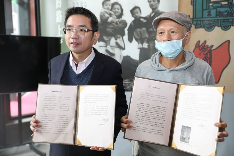 黃春明撤出紅磚屋 江聰淵允諾規劃「黃春明文學館」