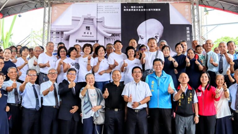 慈濟世界資料展．阮忠義以照片說故事