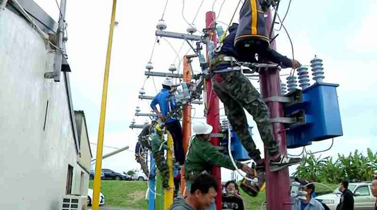 飛簷走壁 高手接水通電   秘密基地 老厝臥虎藏龍【影音新聞】