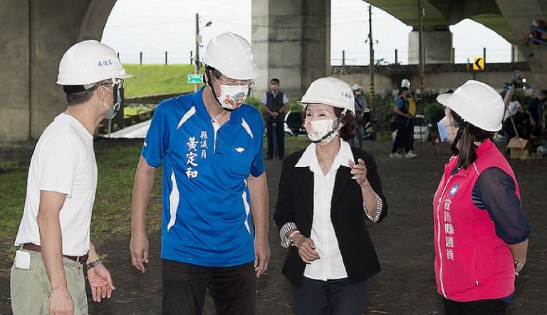 國道5號高架橋下～新建機車考照練習場