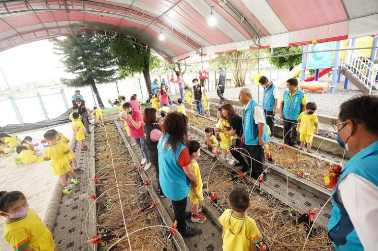礁溪鄉立幼兒園～新增開心種蔬菜．好好玩沙坑場域