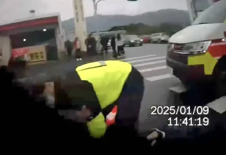 宜蘭監獄前傳槍擊  一男子遭強押上車跳車逃命【影音新聞】