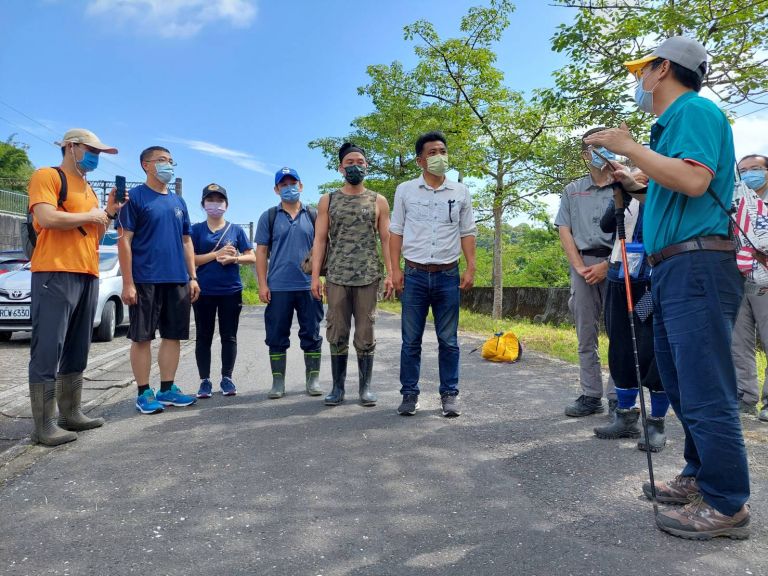最猛自然課！永樂國小師生雷雨中成功攻頂【影音新聞】