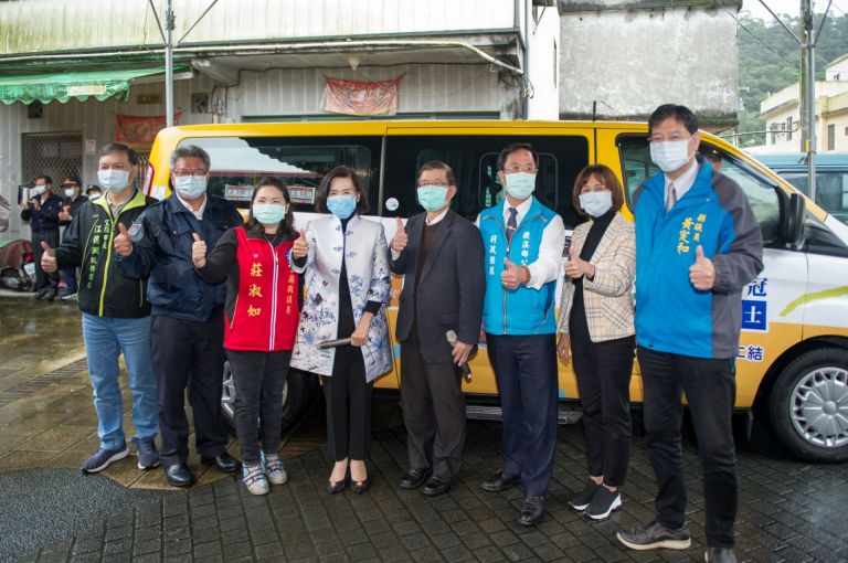 首輛小黃公車「黃1線」營運 串聯宜市到二結共25站