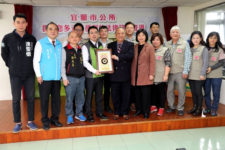 調解高手陳傳武．再獲高院績優獎．江聰淵增調解便民管道