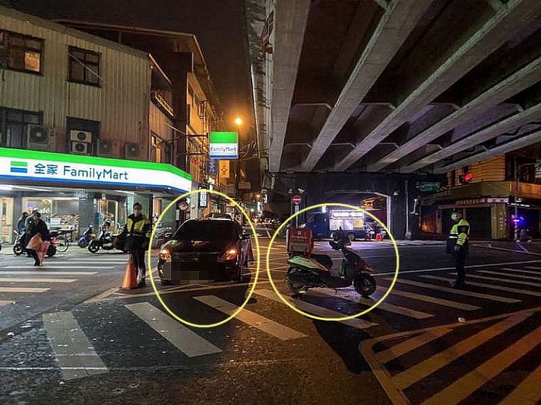 宜市東港路林森路口車禍．汽機車相撞（影音新聞）