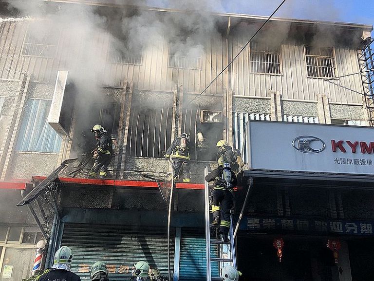 宜蘭市民權路清晨大火．驚醒夢中人【影音新聞】