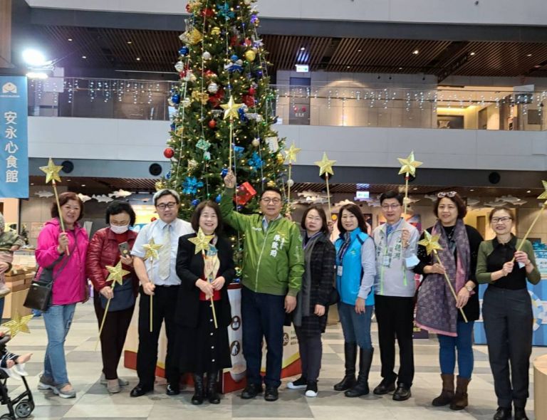 安永心食館點燈祈福 展開聖誕打卡及振興券優惠【影音新聞】
