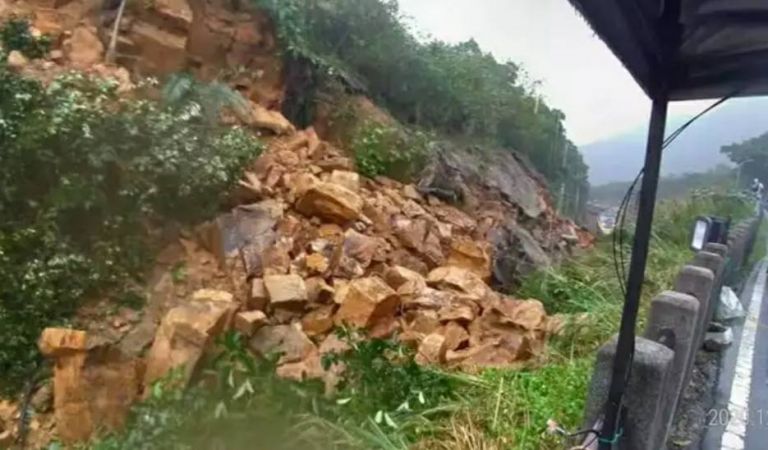 慘！慘！慘！臺鐵北宜花線中斷 旅客改搭大眾運輸接駁