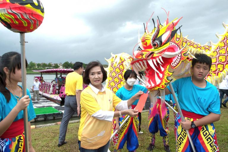 宜蘭縣龍舟賽今年復辦 林姿妙主持龍舟開光祭江典禮