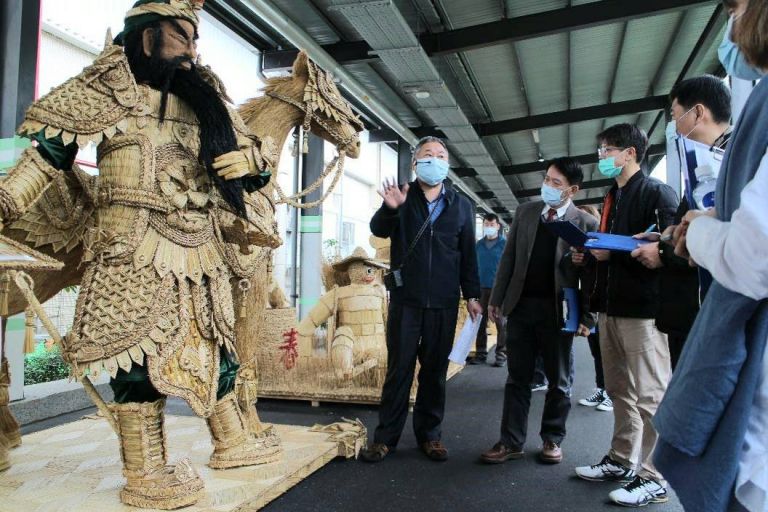 高牆內臥虎藏龍 宜監收容人稻草裝置藝術令人驚嘆