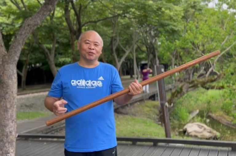 練武強身增免疫 名師曾祥柏免費教短棍防身【影音新聞】