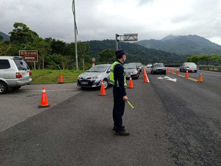 清明連假景點車流暴增 三星警方忙疏導【影音新聞】