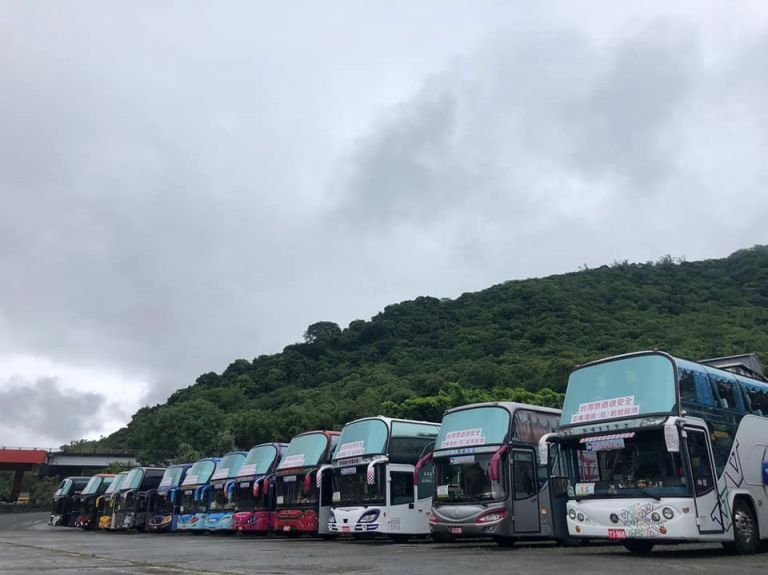 連25天本土O確診 25輛遊覽車空車環島訴求旅遊安全【影音新聞】
