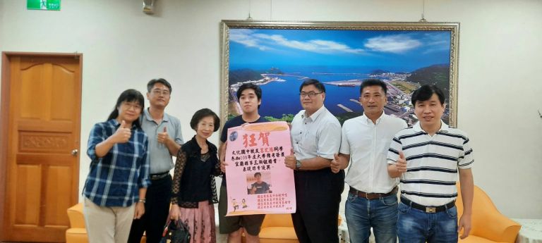 蘇澳子弟呂定陽指考全縣第一 鎮長李明哲讚譽表揚【影音新聞】