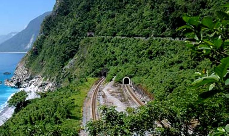 蘇花公路落石已清除清晨恢復正常通行