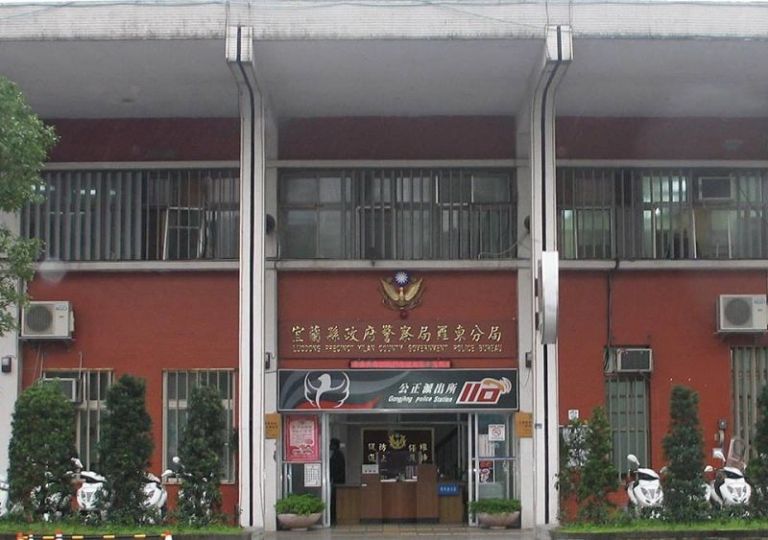 離婚夫妻為兒子探視權起爭執 女方撈人將前夫毆傷