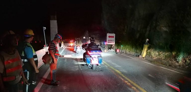蘇花公路149.7公里處落石掉落南北交通受阻