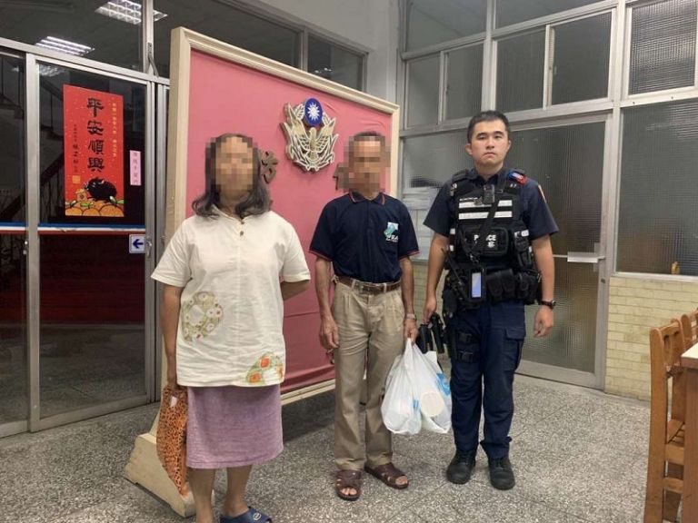 婦女隨團前來宜蘭旅遊走失 暖警羅東火車站尋獲助其平安回家