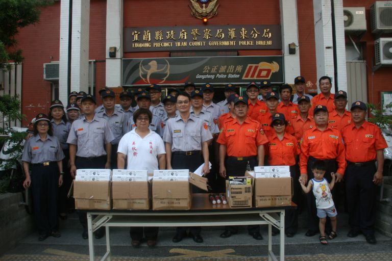 協勤民力獲贈交通指揮棒【影音新聞】