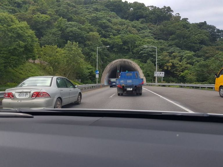 國五雪隧出車禍 北上車流回堵10公里