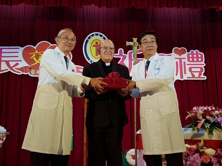 羅東聖母醫院新舊任院長交接典禮