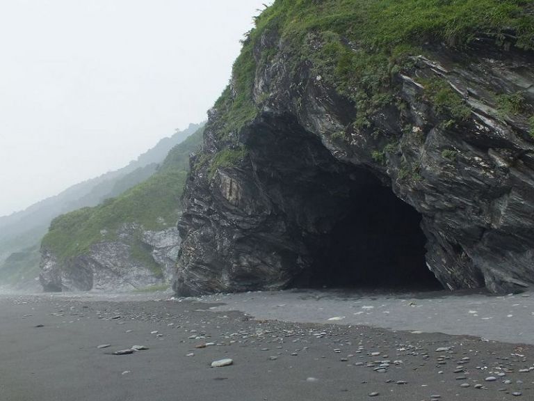 南澳海蝕洞海邊再傳母女溺水事件 有5人落海待救