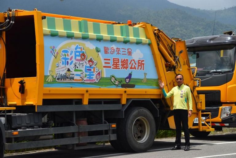 垃圾車彩繪森林小火車 民眾遊客耳目一新