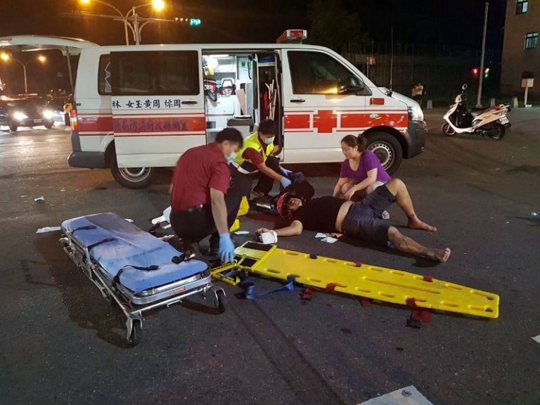 羅東鎮中山路二段與光榮路口發生汽機車擦撞車禍