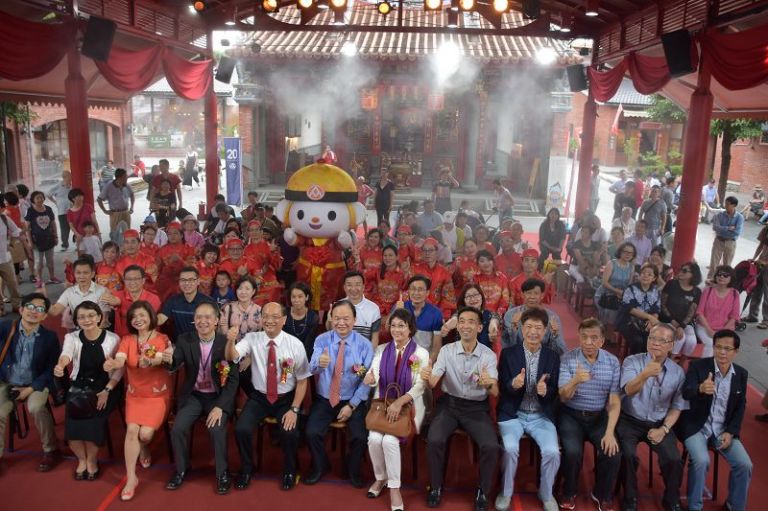 傳藝中心舉辦仿古傳統婚禮遊客大開眼界