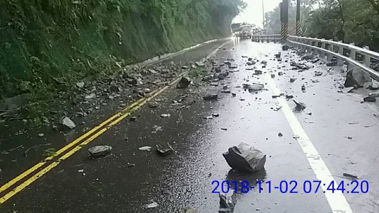 蘇花公路122.9K發生零星落石 搶修後復恢復雙向通行