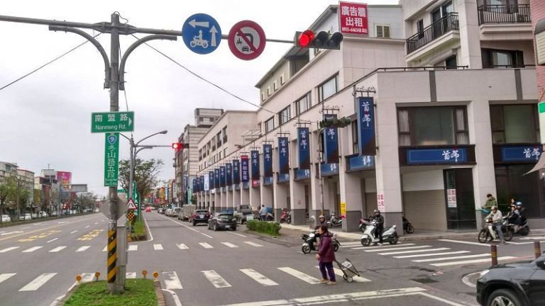 羅東鎮純精路與南盟路違規左轉車輛警方將加強取締