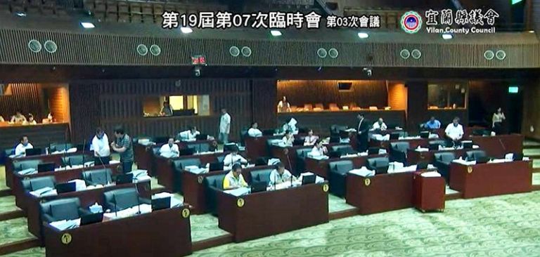 宜督盟監督議員問政．議會嚴辭反擊諸多違誤