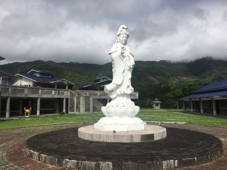 百合陵園納骨塔   應市場需求增櫃位