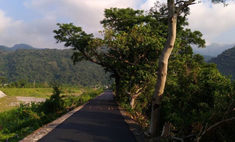 頭城新秘境再現 ~ 河岸山林美景盡收眼底
