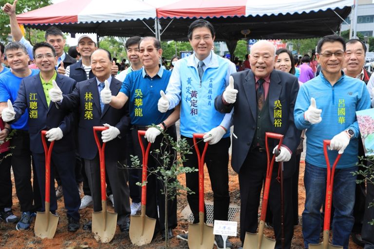 宜蘭市升格80週年～歷任市長迎賓大道種紫薇