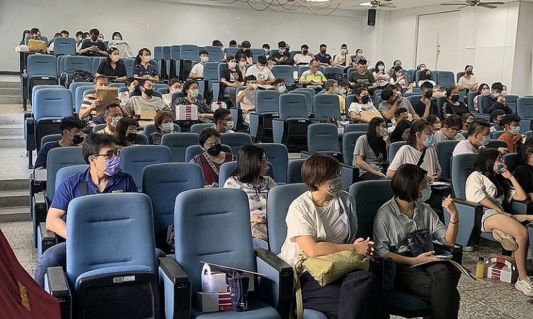 蘭技停辦．教育部辦學生分發說明會