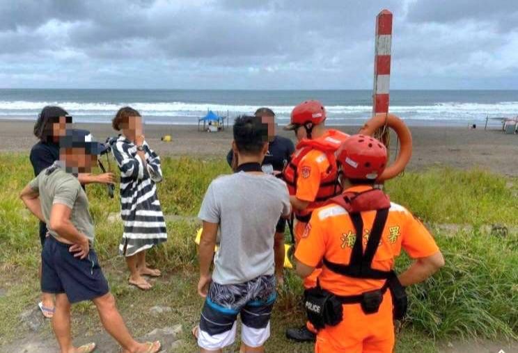 颱風來臨前易造成長浪 切勿至海邊逗留及觀浪