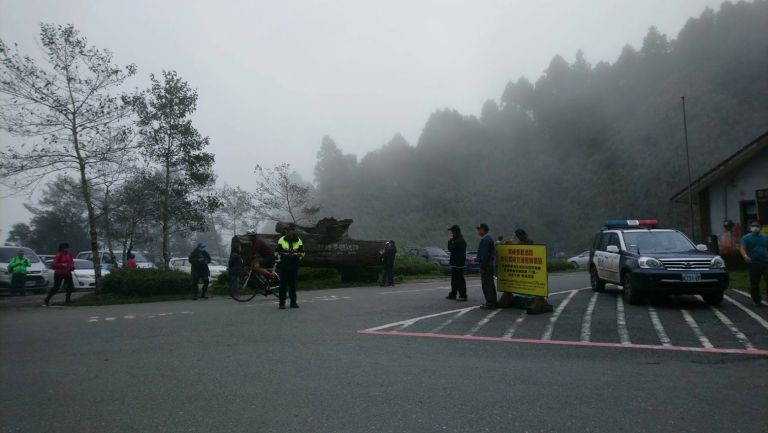 太平山遊客摔傷 74歲老婦肩胛脫臼警消搬運下山【影音新聞】