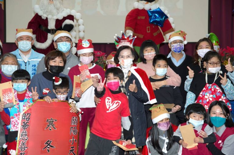 一樣的聖誕聯歡不同的感動 林姿妙為特教生寒冬送暖